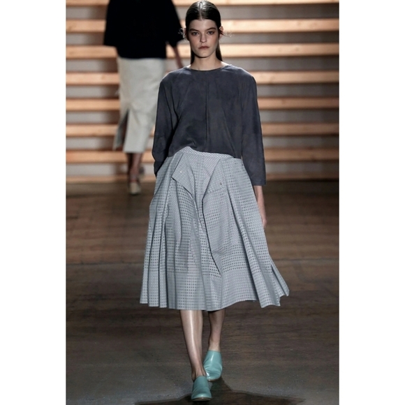 {Tibi} Riko Eyelet Flat Origami Skirt In Kumo Grey - Size 6 - Picture 17 of 17